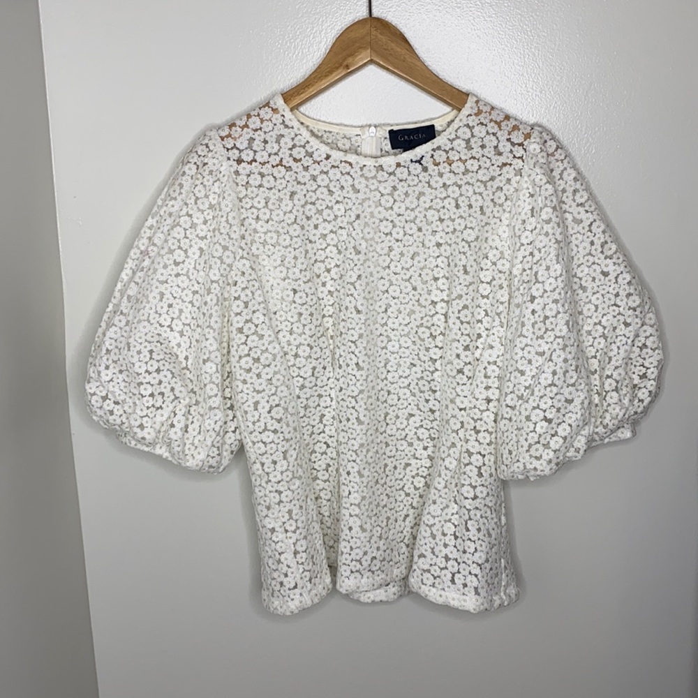 Gracia Jacquard Floral Top